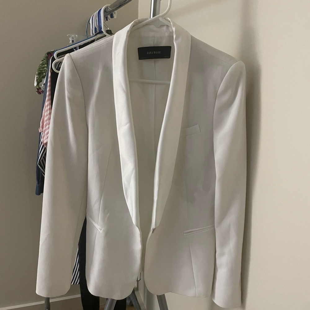 Zara white women’s size large tuxedo blazer
